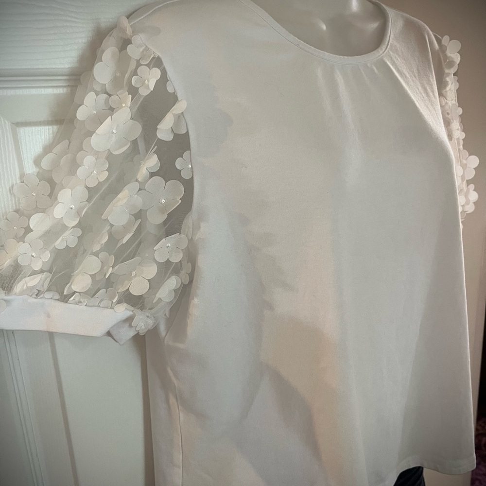 Daisy sleeve cotton tee